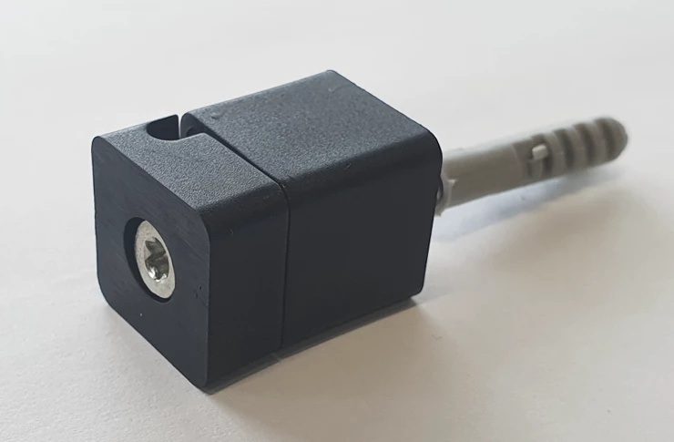 Afstandsstykke 20 mm firkantet